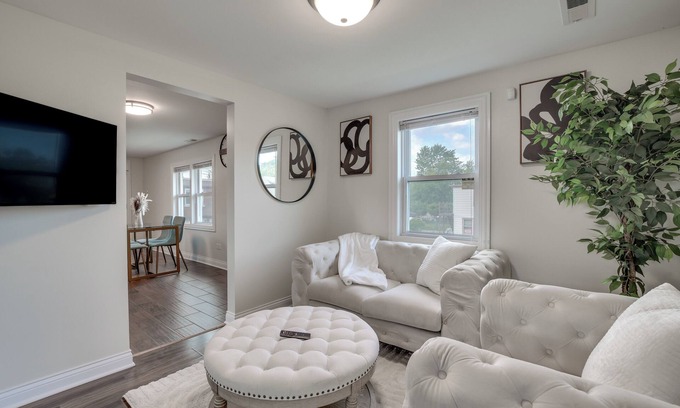 Blue Island Apartamento | Dog-Friendly Blue Island Apt w/ Backyard!