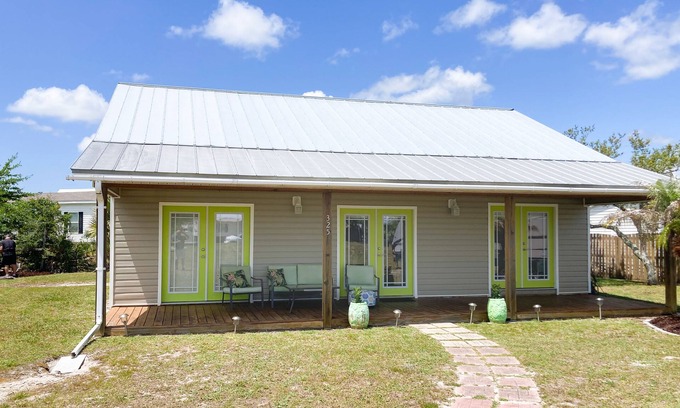 Port St. Joe Cabaña | Dog-friendly cottage near the beach with patio, grill, washer/dryer, partial AC