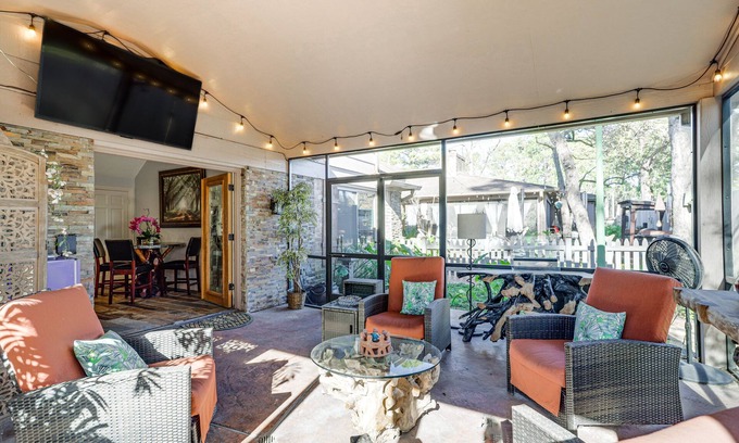 Cypress Casa | Dog-Friendly Cypress Vacation Rental w/ Lanai!