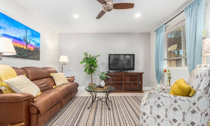 Chandler Casa | Dog Friendly, Downtown Chandler, Has It All!