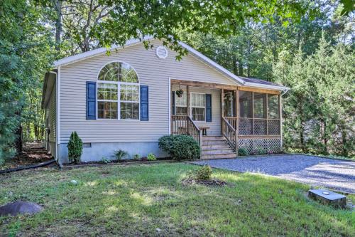 Ocean Pines Casa | Dog-Friendly Getaway 9 Mi to Ocean City Beach!