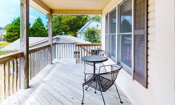 Colington Harbour Casa | Dog-friendly house with great outdoor living space - close to the ocean