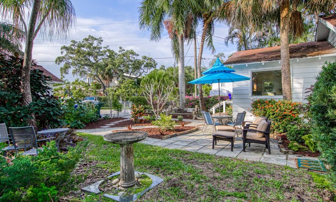 Tarpon River Casa | Dog-friendly home with lovely garden & patio - walk to the river & downtown