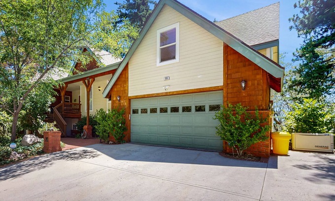 Twin Peaks Casa | Dog-friendly home w/ fireplace, gas grill & expansive deck w/ breathtaking views