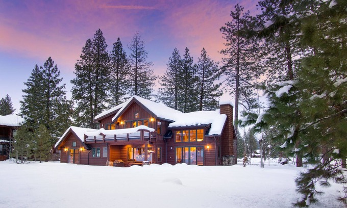 Truckee Casa | 4BD de lujo ¡Ubicado en la calle 14 en Old Greenwood!