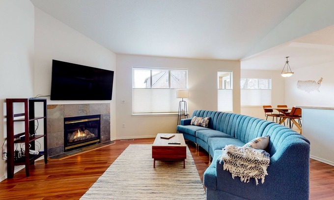 Redmond Casa | Dog-friendly home with enclosed yard, fireplace, W/D, central AC, & streaming
