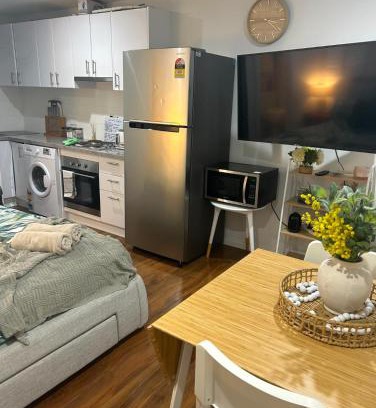 Halekulani Apartamento | Dog friendly new humble abode In hotspot location