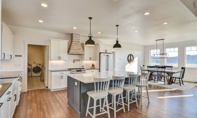 Buena Vista Casa | Dog Friendly Private Partial Home w/ AC & Hot Tub