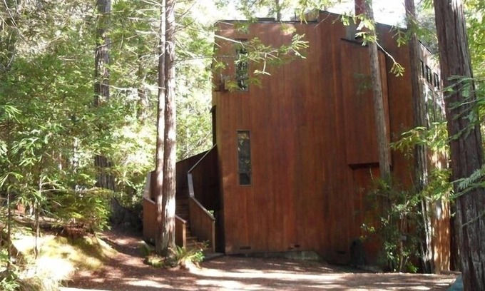Sea Ranch Casa | Escapada de secuoyas aislada que admite perros con bañera de hidromasaje privada