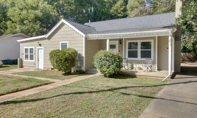 Shelby Casa | Dog-Friendly Shelby Home w/ Private Yard & Hot Tub