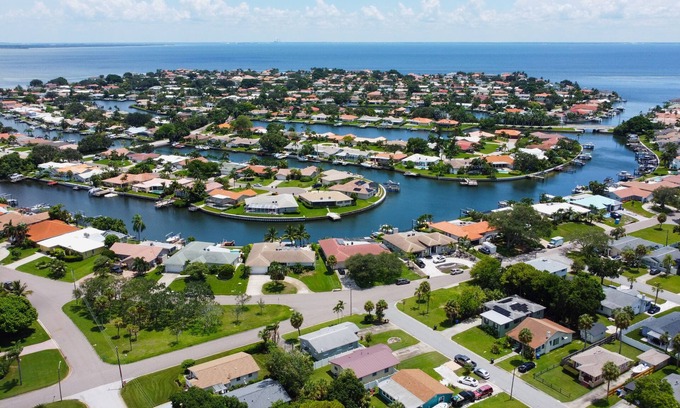 Shore Acres Casa | Dog Friendly St Pete Sanctuary