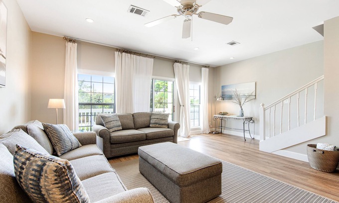 Santa Rosa Beach Casa | Casa de pueblo amigable para perros con piscina compartida / jacuzzi / tenis - a pie de playa
