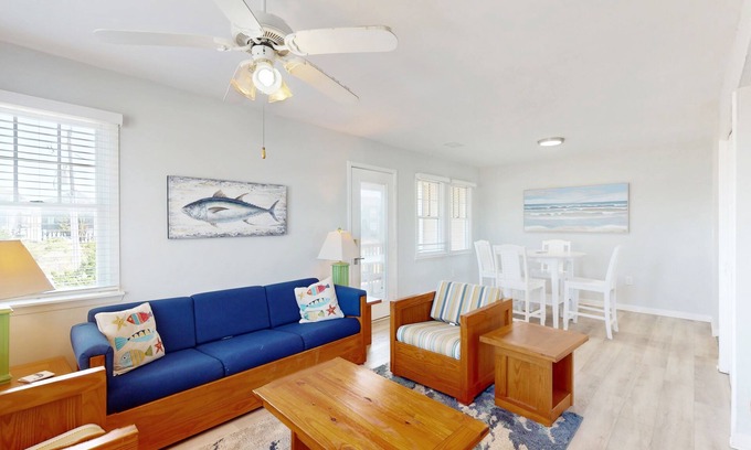 Buxton Casa | Dog-friendly townhouse with fast WiFi, shared pool, AC, W/D & ocean views