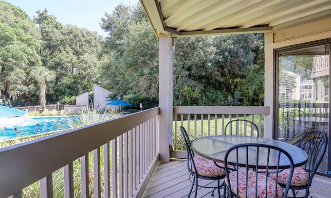 Sea Pines Condominio | Dog Friendly 2BR Villa in Sea Pines – Walk to Harbour Town & Beach