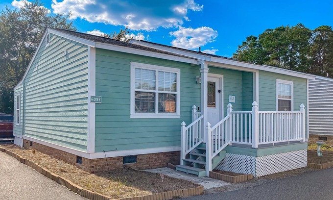 Crescent Beach Casa | Dog-friendly cottage with full kitchen, central AC, & washer/dryer