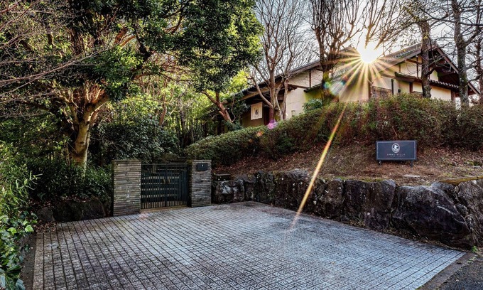 Futo Casa | Dogs are welcome as there is a dog run A rental villa surrounded by trees / Ito Shizuoka