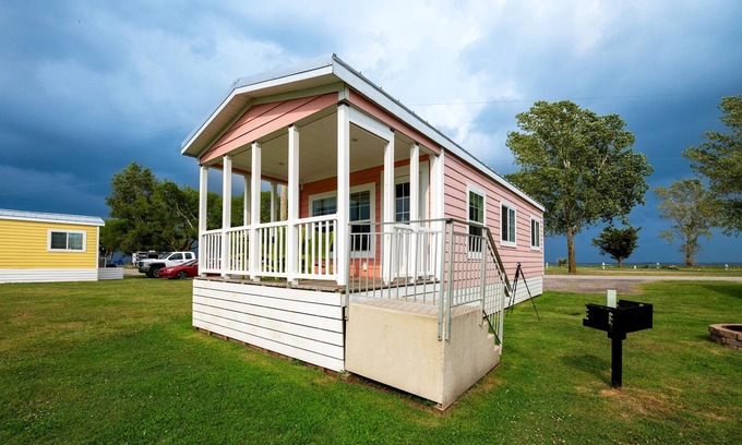 Coinjock Cabaña | Dogs Welcome! Cottage in Amenity-Filled Currituck NC Campground (J03)