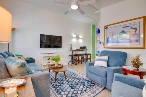 Cocoa Beach Apartamento | Dogs Welcome, Steps to Beach Cocoa Beach Retreat!