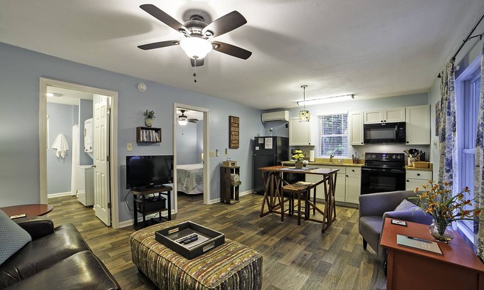 Avery Creek Casa | Dogwood Cottage - A perfect AVL couples escape