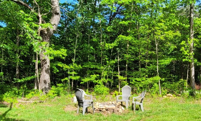 Beersheba Springs Cabina | Dogwood-dog friendly, homestead w/ livestock, quiet, relaxing, hiking, Caverns