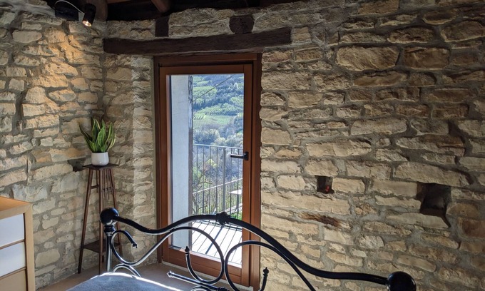 Lequio Berria Cabina | charming 18th century stone house in the beautiful Langhe