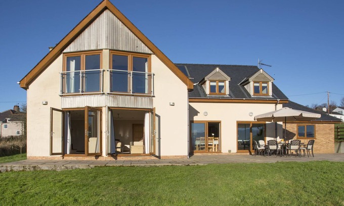 Gaerwen Cabaña | DOL FRAINT, family friendly, with a garden in Llanfairpwllgwyngyll