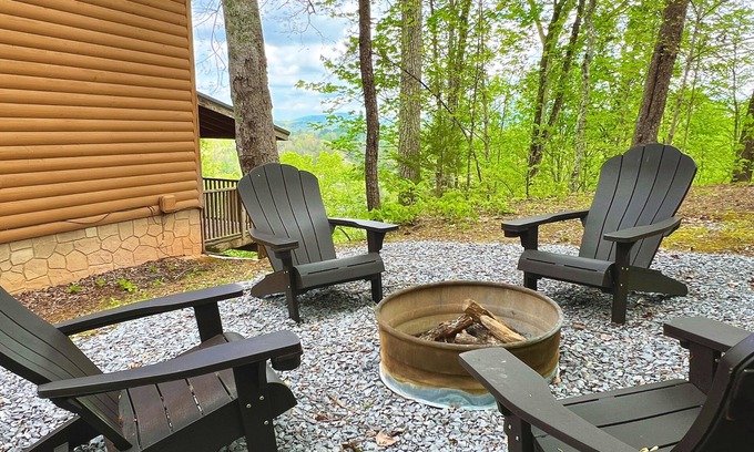 Caton Condominio | Dolly's 1: Free Attraction Tickets, Mountain Views,Wifi