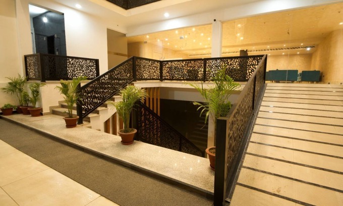 Bara Banki Hotel | Dolphin club