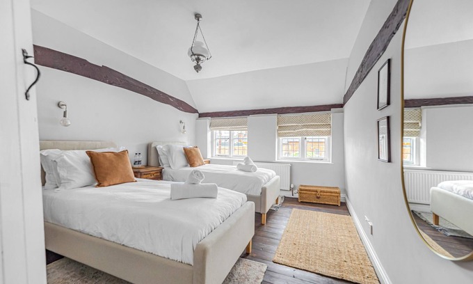 Henley-on-Thames Cabaña | Dolphin Cottage