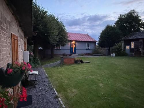 Niedrzwica Duza Casa | Dom wsród pól Radawczyk
