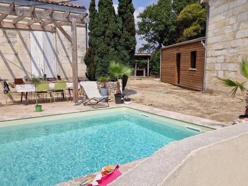 Saint-Germain-de-la-Riviere Casa | Domaine de La Garde