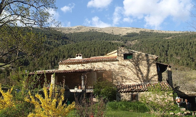 Castellet-les-Sausses Cabaña | Domaine du Fa: casa "escuela" en el borde de un centenario de castaño