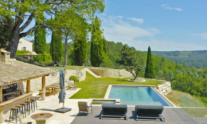 Allan Casa | Domaine de Fontvieille swimming pool spa natural luxury