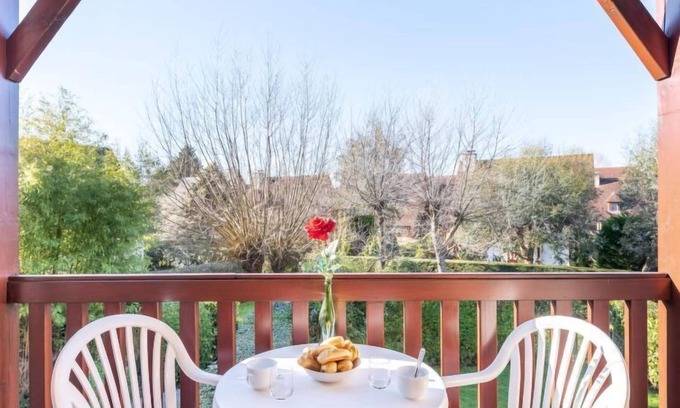 Deauville Apartamento | Domaine de Clairefontaine by Interhome