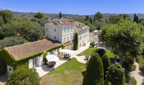 Grasse Villa | Domaine des Fleurs - 8 bedroom estate with private tennis court