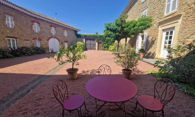 Denice Cama Y Desayuno | DOMAINE DES FRANCHISES Bed and Breakfast - Beaujolais Pierres dorées