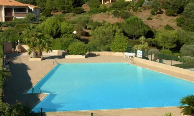 Les Issambres Apartamento | Domaine du Haut des Issambres with private garden and swimming pools