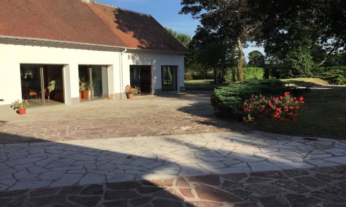 La Ferte-Saint-Cyr Casa | Domaine Les Pommereaux between Ville and Cravaches