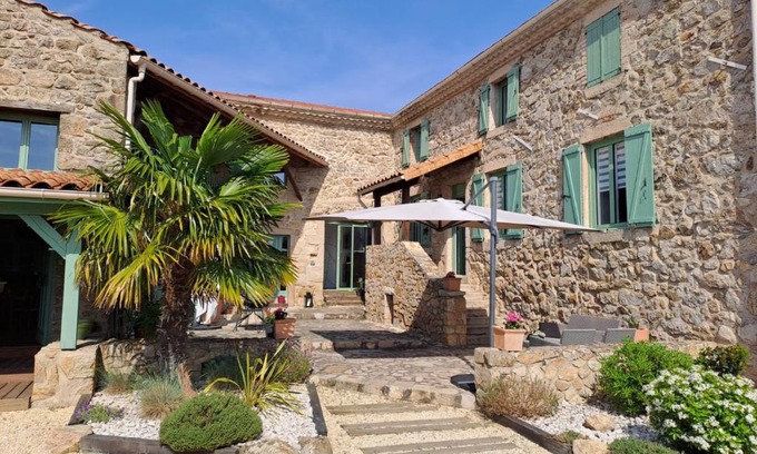 Malleval Cama Y Desayuno | Domaine Saint Claude - Gîte , Chambres d'hôtes & hébergement insolite