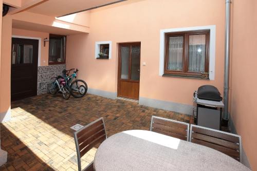 Bechyne Apartamento | Domeček ve dvoře