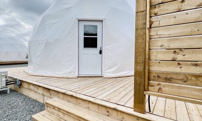 West Bay Cabina | Dome 3 · Luxury Lakeside Dome Experience & Hot Tub