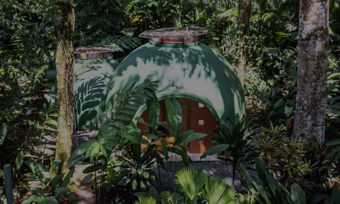 Big Creek Casa | Dome shaped bungalow in a lush tropical forest, steps away from ocean views.