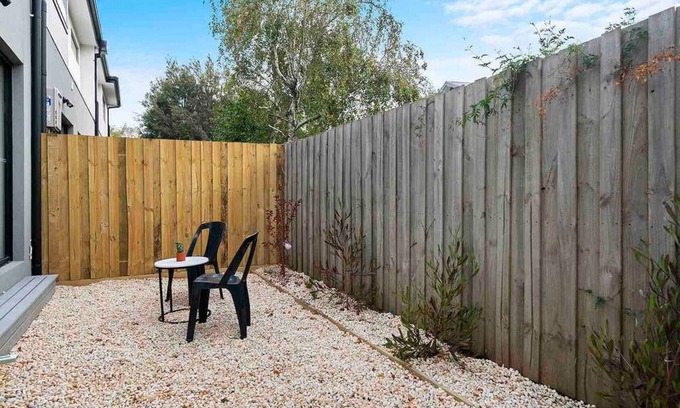 Moorabbin Casa | Domi Rentals - The Hampton Homes