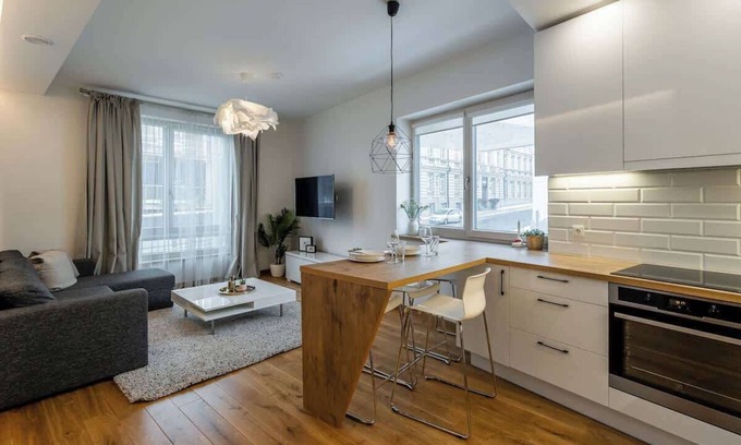 Old Town Apartamento | Domillion 1bdr lovely apt with parking &lift B9a4!