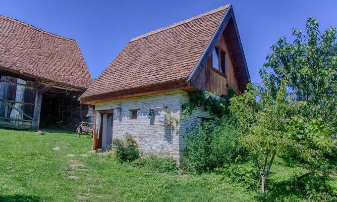 Cloasterf Casa | Dominic Boutique - Gardener's Cottage