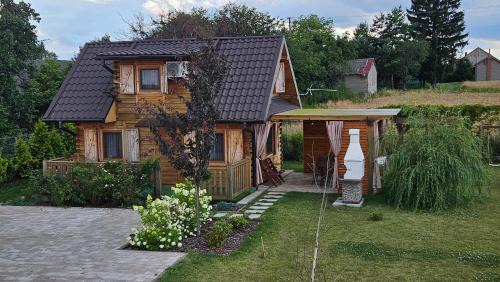 gmina Sułow Casa | Domki nad Nieliszem- dom kwiatowy