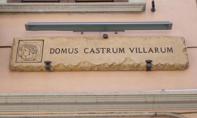 Castrovillari Cama Y Desayuno | DOMUS CASTRUM VILLARUM B&B