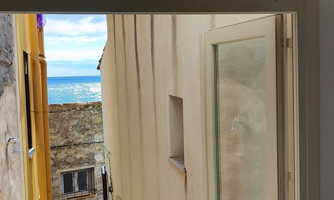Letojanni Casa | Casa Don Michele,vista al mar, para 4 personas a solo 20 metros de la playa