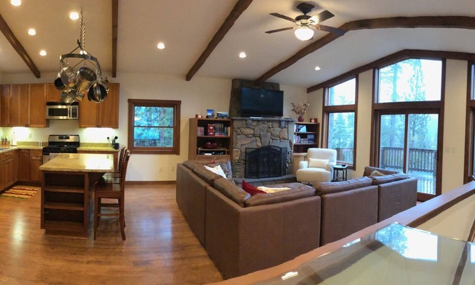 Truckee Casa | DonnerDayz. com grande + casa de lujo + nueva bañera de agua salada.