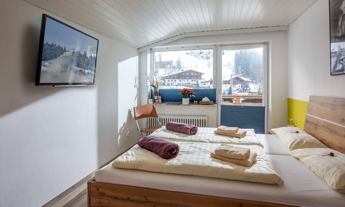 Scheffau am Wilden Kaiser Cabaña | Doppelzimmer mit Gemeinschaftsbad - Haus Romeo - Alpine Gay Resort